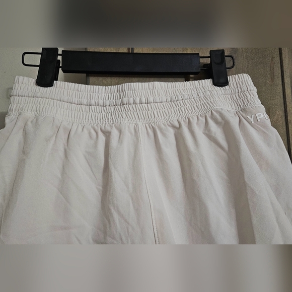 ABERCROMBIE YPB motionTEK High Rise Lined Workout Short.White. Size XS - Picture 13 of 13